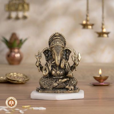Brass Vighnaharta Ganesh Figurine for Car Dashboard & Workstation